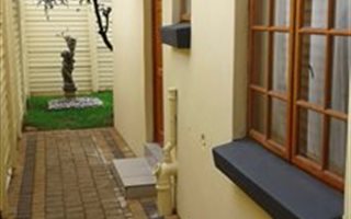 1 Bedroom Garden Cottage in Bergbron