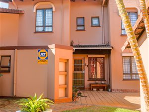 3 Bed Townhouse in Meerensee