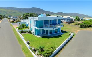 4 Bedroom House in Kleinmond