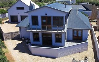 5 Bedroom House in Jongensfontein