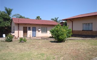 6 Bedroom House in Eersterust