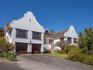 5 Bed House in Helena Heights