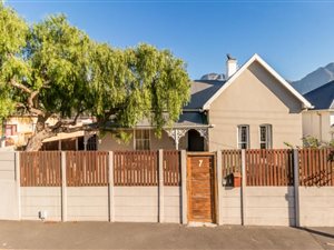 3 Bed House in Claremont