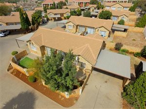 2 Bed Townhouse in Heuwelsig Estate