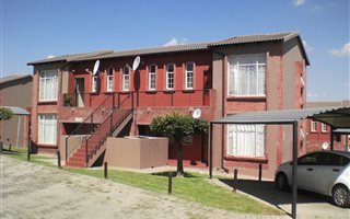 2 Bedroom Apartment in Honeydew Manor