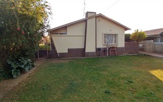 3 Bedroom House in Valhalla