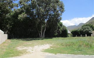 689 m² Land available in Kleinmond