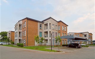 2 Bedroom Apartment in Jansen Park