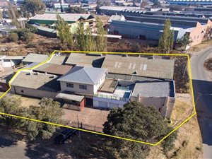 1350 m² Commercial space in Gerdview