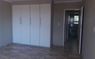 2 Bedroom Apartment in Kloofendal