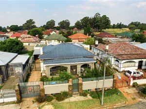 4 Bed House in Springs Central