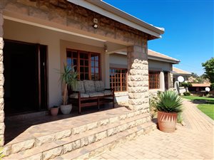 3 Bed House in Bronkhorstbaai
