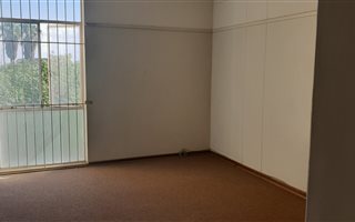 1 Bedroom Apartment in Memorial Road Area