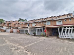 3 Bed Duplex in West Acres