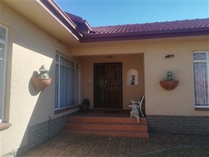 3 Bed House in Helikon Park