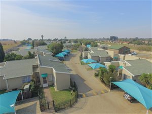2 Bed Townhouse in Meyersdal