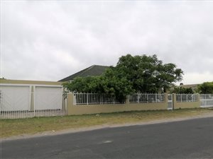 3 Bed House in Grassy Park