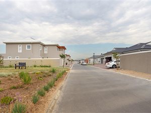 3 Bed Duplex in Brackenfell South