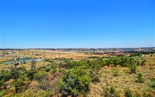 625 m² Land available in The Hills