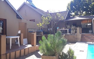 3 Bedroom House in Menlo Park