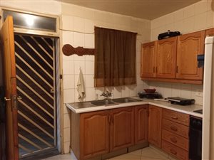 2 Bed Apartment in Vanderbijlpark CW2