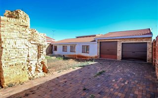 Commercial space in Lenasia South
