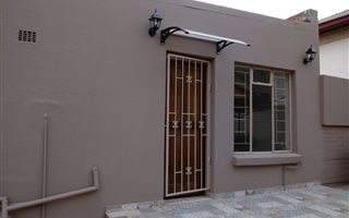 Bachelor apartment in Mountain View