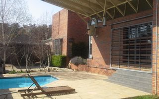 3 Bedroom House in Kensington