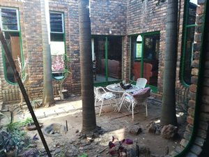4 Bed House in Lynnwood Ridge