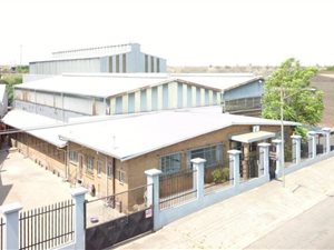 2200 m² Industrial space in Delville