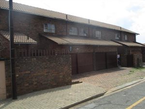 3 Bed Townhouse in La Rochelle