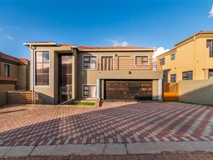 4 Bed House in Pinehaven