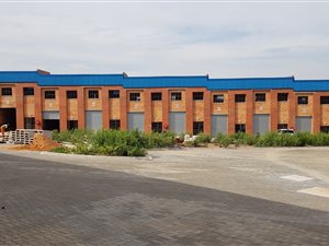 200 m² Commercial space in Monavoni