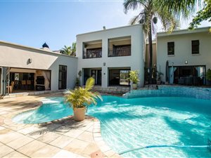 4 Bed House in Bonza Bay