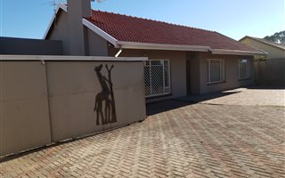 3 Bedroom House in Ridgeway