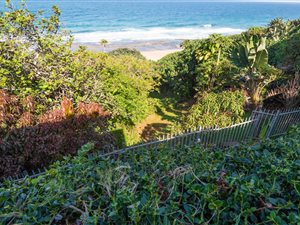 6 Bed House in Sheffield Beach