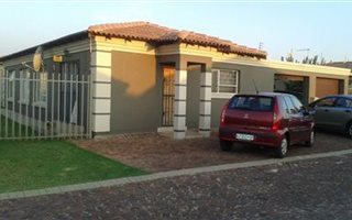 3 Bedroom House in Denneoord