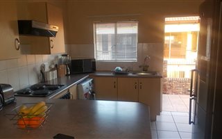 2 Bedroom Apartment in Wilgeheuwel