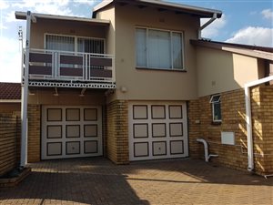5 Bed House in Elandia