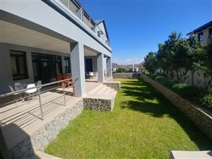 1000 m² Office Space in Irene