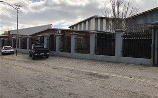 2200 m² Industrial space in Delville