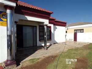 3 Bed House in Golden Gardens