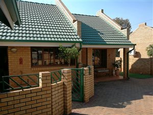 3 Bed House in Hennopspark