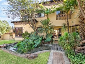 4 Bed House in Dainfern Golf Estate