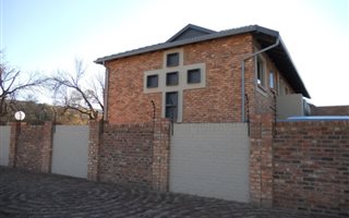 1 Bedroom Simplex in Rietfontein