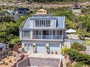 2 Bed House in Glencairn