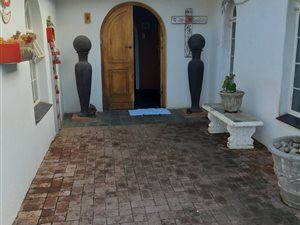 5 Bed House in Kirkwood