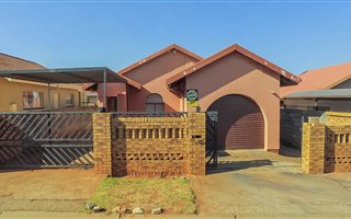 3 Bedroom House in Protea North