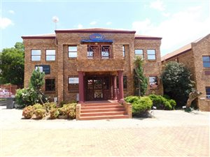 492 m² Office Space in Ferndale