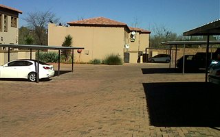 2 Bedroom Duplex in Heidelberg Central